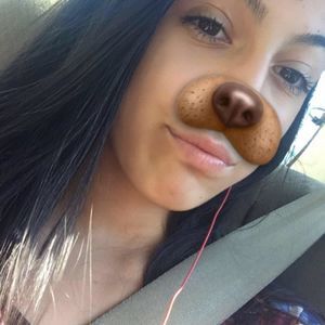 Meet your Posher, Mia hill